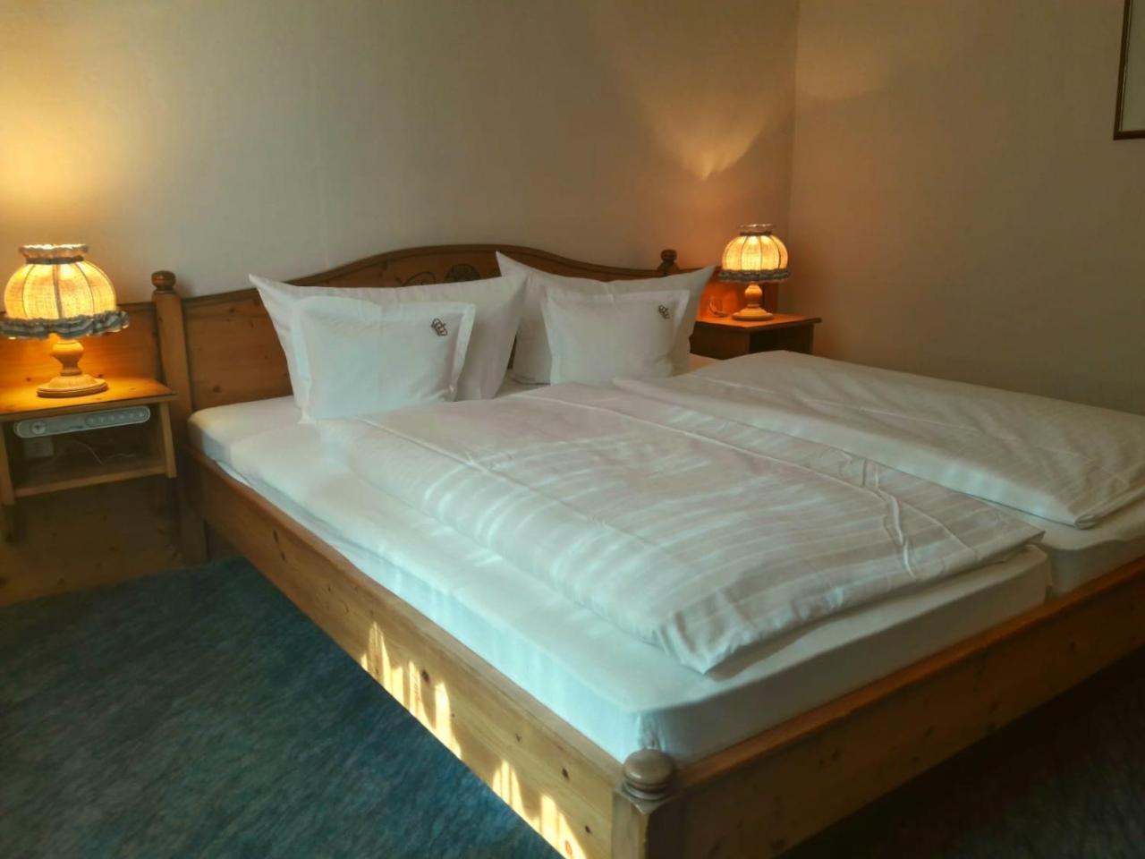 Hotel Zur Krone Bad Brueckenau Ngoại thất bức ảnh